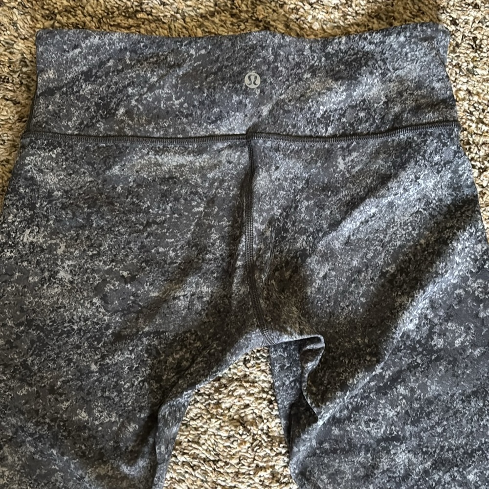 Lululemon Wunder Under Gray marble leggings
